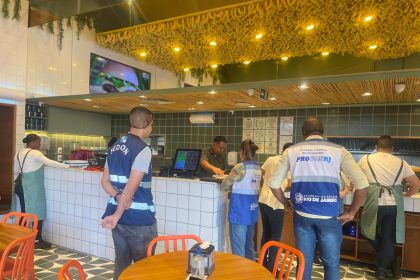 Procon-RJ autua 15 estabelecimentos em fiscalização durante as férias escolares