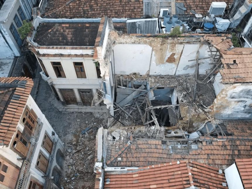 Casarão desabado no Centro do Rio: Prefeitura publica hoje o programa Reviver Centro Patrimônio Pró-Apac, com regras e incentivos à recuperação de imóveis históricos hoje abandonados