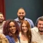 Yuri Moura, o segundo à esquerda, ao fundo, e Dani Monteiro, em primeiro plano, ao lado de Sarah Pôncio e Rodrigo Bacellar, no jantar promovido pelo presidente da Assembleia Legislativa: PSOL quer discutir o que é evento "político institucional" e o que é "político eleitoral"