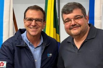 O prefeito Eduardo Paes recebe o coleguinha Dr. Rubão, de Itaguaí: roteiro de pré-candidato a governador em 2026
