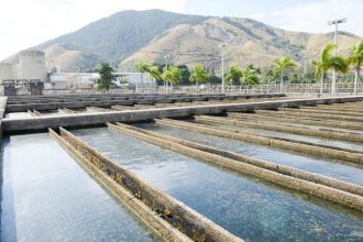 A Estação do Guandu foi afetada pelas fortes chuvas desta sexta-feira (26): Águas do Rio avisa que o abastecimento de água está reduzido no Centro, nas Zona Norte e Sul do Rio, e em sete cidades da Baixada Fluminense