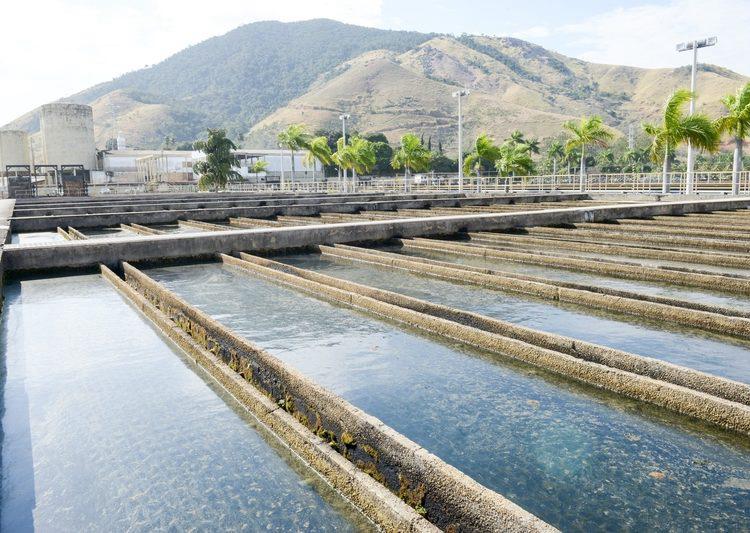 A Estação do Guandu foi afetada pelas fortes chuvas desta sexta-feira (26): Águas do Rio avisa que o abastecimento de água está reduzido no Centro, nas Zona Norte e Sul do Rio, e em sete cidades da Baixada Fluminense