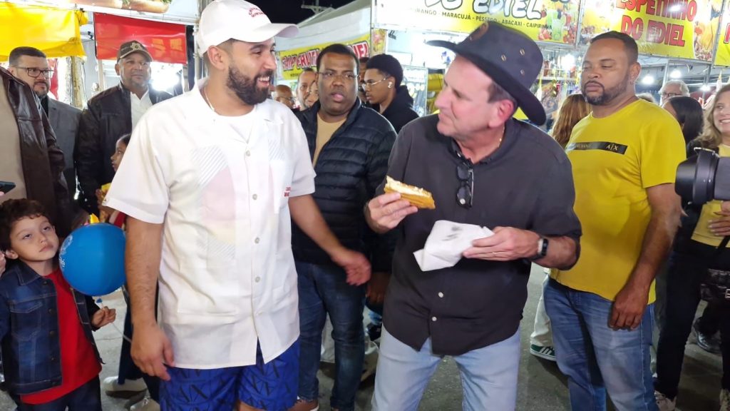 Adeus, chapéu panamá: Paes aposenta adereço típico da carioquice, atravessa a ponte e cumpre circuito de festas do interior 63 WhatsApp Image 2025 07 27 at 10.11.10