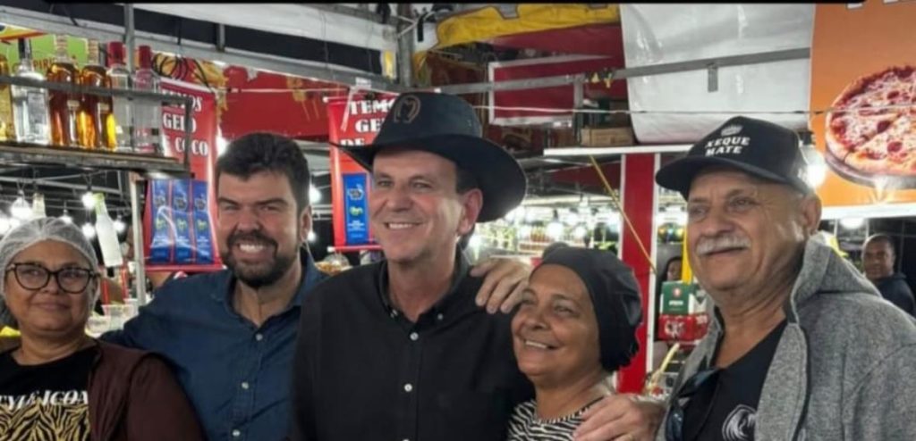Adeus, chapéu panamá: Paes aposenta adereço típico da carioquice, atravessa a ponte e cumpre circuito de festas do interior 62 WhatsApp Image 2025 07 27 at 11.04.05 1