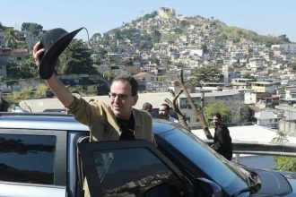 Eduardo Paes (PSD) e o chapéu de cowboy: em pré-campanha para governador, o prefeito adota estilo mais interiorano para agradar o eleitorado de fora da capital