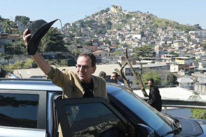 Eduardo Paes (PSD) e o chapéu de cowboy: em pré-campanha para governador, o prefeito adota estilo mais interiorano para agradar o eleitorado de fora da capital