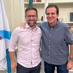 O prefeito Eduardo Paes e o presidente municipal do MDB, Vítor Hugo: conversa não envolveu apoio nem secretaria