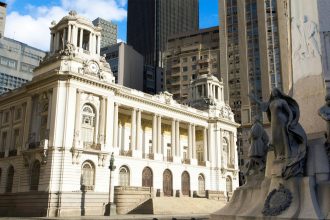 Cresce o número de faltas na Câmara do Rio em 2025; veja os vereadores mais ausentes