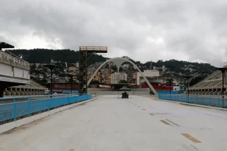 Deputado entra na justiça contra transferência do Sambódromo do município para o estado