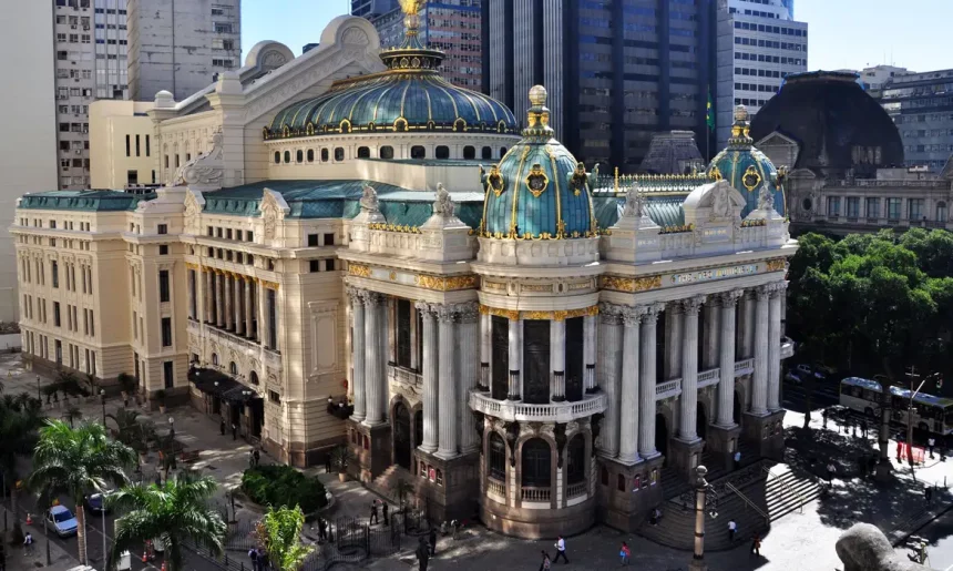 Petrobras e Theatro Municipal assinam renovação de parceria de R$ 30 milhões