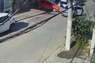 Menino de 3 anos morre e mãe é baleada durante ataque a tiros em Caxias; veja o vídeo