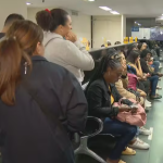 Longas filas nos postos do Jaé marcam a véspera da transição definitiva do sistema