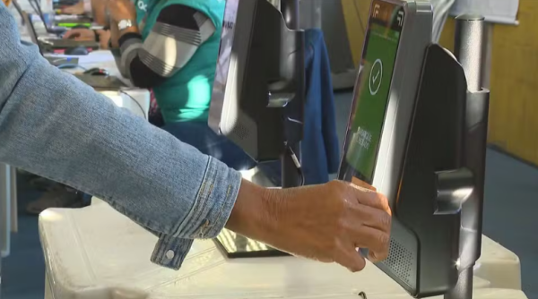 Primeiro dia obrigatório do Jaé tem dúvidas e transtornos para passageiros no Rio