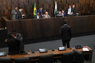 Cuidando de quem cuida: Alerj aprova projeto voltado à orientação e atenção de mães e pais atípicos