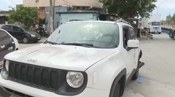 Tiroteio e perseguição policial na Penha deixam um morto e uma mulher ferida