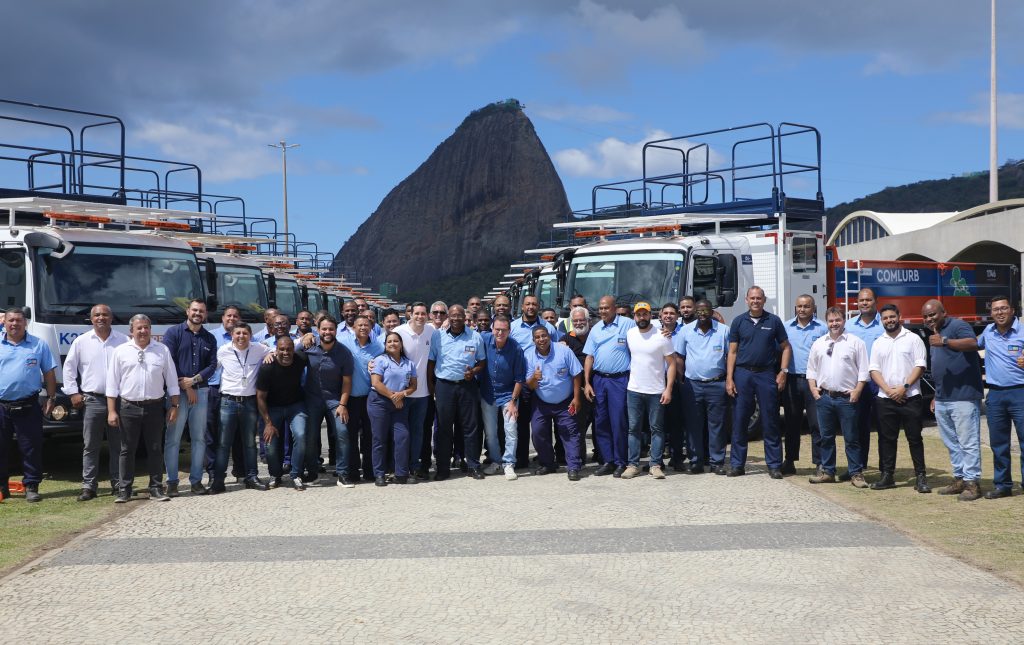 Prefeitura entrega nova frota de 42 caminhões da Comlurb para manejo e cuidado das árvores 62 Comlurb 41