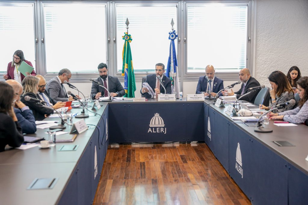 Disputa para decidir ‘salvador’ do Caio Martins provoca divergência na CCJ da Alerj