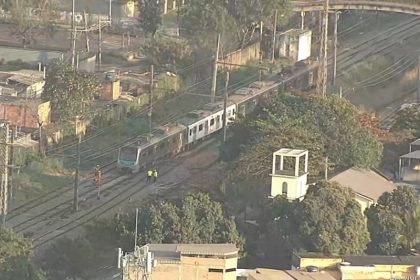 Tiro atinge rede aérea da SuperVia e fecha quatro estações na Zona Norte