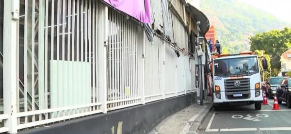 Prefeitura derruba feirinha irregular em Botafogo que acumula dívida de R$ 3 milhões em IPTU