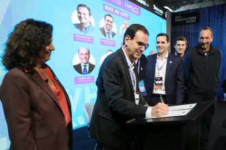 Prefeitura firma parcerias estratégicas em inteligência artificial no Rio Innovation Week