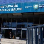 A crise provocada pelos atrasos e falta de critérios nos repasses dos recursos do Fundo Estadual de Saúde chegou à Justiça: Ministério Público entrou com uma ação civil pública para pedir a regularização e a transparência na transferência dos recursos de cofinanciamento