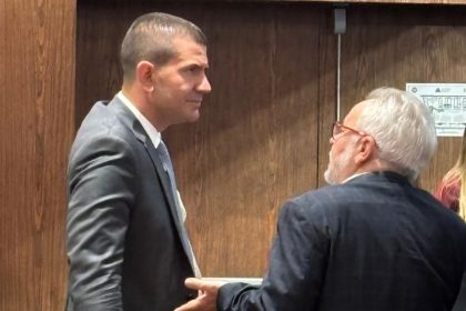 Douglas Ruas conversa com o ex-deputado Luiz Martins: é pré-campanha que chama?