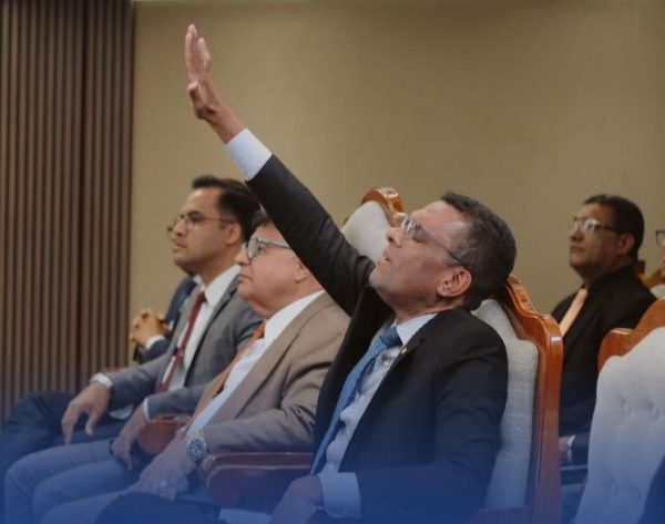 O deputado federal e pastor Otoni de Paula diz estar convencido de que um evangélico tem condições de levar a segunda vaga para o Senado, daí a busca por um partido que lhe garanta a legenda para a disputa