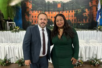 Ativista social Lorena Madrinha recebe o título de Cidadã Paracambiense