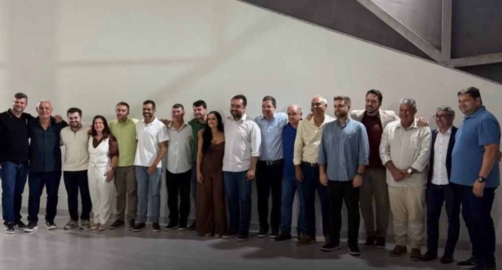 Castro e Washington Reis se encontram publicamente pela primeira vez depois da demissão: só elogios 62 WhatsApp Image 2025 08 10 at 10.53.17