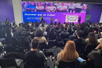 O estande "Inclusive Talks", do governo do estado, na Rio Innovation Week: capacitação da equipe do evento em boas práticas de inclusão e acessibilidade