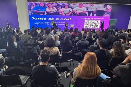 O estande "Inclusive Talks", do governo do estado, na Rio Innovation Week: capacitação da equipe do evento em boas práticas de inclusão e acessibilidade