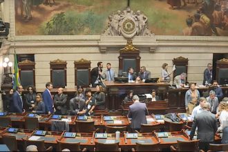 Câmara aprova projeto que dificulta a vida de quem tem valores a receber da prefeitura, em votação definitiva