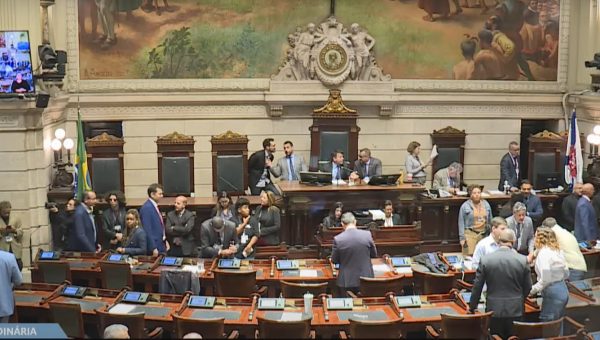 Câmara aprova projeto que dificulta a vida de quem tem valores a receber da prefeitura 48 Câmara aprova projeto que dificulta a vida de quem tem valores a receber da prefeitura, em votação definitiva