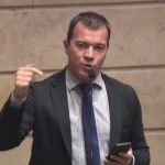 O vereador Rafael Aloísio Freitas aponta, em sessão da Câmara, várias discrepâncias entre o decreto editado pela Prefeitura do Rio na semana passada e o Plano Diretor aprovado pela Câmara e sancionado pelo prefeito Eduardo Paes
