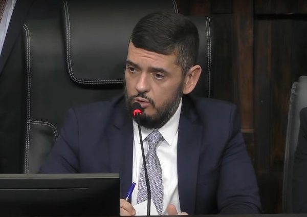 Bacellar ameaça substituir membros de comissões da Alerj que não participam das reuniões