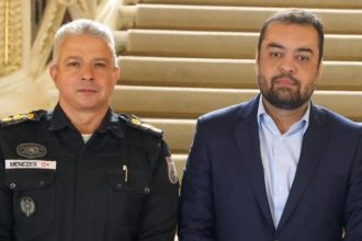 O coronel Marcelo Menezes com Cláudio Castro: o governador desaconselhou o seu secretário de Polícia Militar a se lançar candidato a deputado estadual