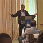 Chefão do PSDB, Aécio Neves comparece à posse de Marcelo Queiroz como secretário de Paes