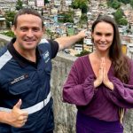 O ex-vereador e agora subsecretário Marcelo Arar e a professora Renata Mozzini, do Instituto Mudes de Yoga: capacitação para 80 mulheres de favelas do Rio