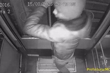 Homem tenta furtar celular no BRT, mas acaba preso; veja o vídeo