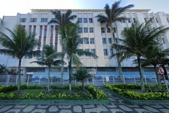 Vereador entra na justiça contra decreto que impediu venda de colégio em Ipanema