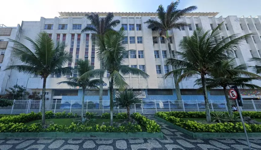 Vereador entra na justiça contra decreto que impediu venda de colégio em Ipanema