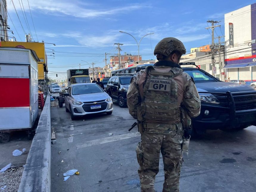 Polícia Federal estoura fábrica de fuzis da milícia em Rio das Pedras