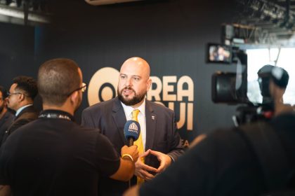 O presidente do CREA-RJ, Miguel Fernández, é co-autor técnico dos projetos de lei apresentados pelo deputado federal Marcelo Queiroz (PSDB-RJ), que valorizam os engenheiros, mas podem aumentar o custo das obras