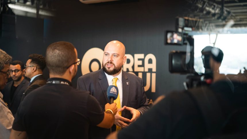 O presidente do CREA-RJ, Miguel Fernández, é co-autor técnico dos projetos de lei apresentados pelo deputado federal Marcelo Queiroz (PSDB-RJ), que valorizam os engenheiros, mas podem aumentar o custo das obras