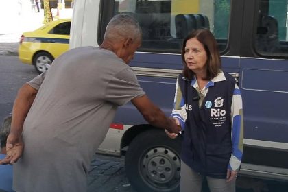 Martha Rocha, a secretária de Assistência Social, numa ação de acolhimento: a pasta deve ser turbinada, em novembro, com o programa Seguir em Frente