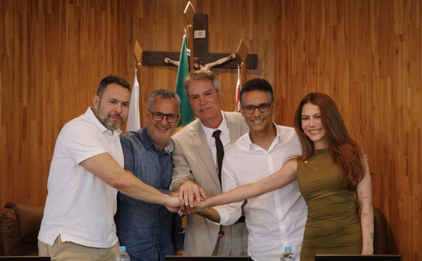 União no Solidariedade de Três Rios: partido escolhe Juarez da Saúde como candidato a prefeito; tendo Jacqueson Martins (Partido Novo) como vice e o apoio da deputada estadual Sarah Pôncio; de seu pai, o empresário Márcio Pôncio e do ex-pré-candidato Rossimar Caiafa