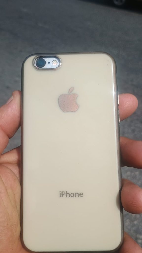 Celular furtado é recuperado em bueiro na Tijuca 62 Celular furtado é recuperado em bueiro na Tijuca