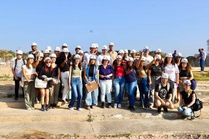 Alunos de Arquitetura da UFF fazem visita técnica ao Parque RJ