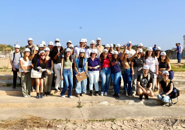 Alunos de Arquitetura da UFF fazem visita técnica ao Parque RJ 50 Alunos de Arquitetura da UFF fazem visita técnica ao Parque RJ