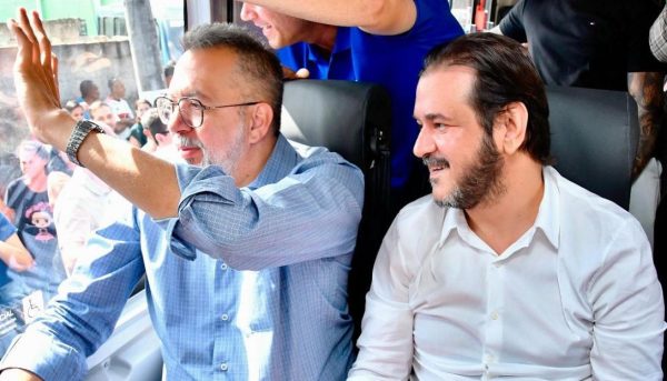 Animado com a aprovação apontada em pesquisas, Canella, prefeito de Belford Roxo, pode ser mais um candidato a governador 48 O prefeito de Belford Roxo, Márcio Canella, e o presidente de seu partido, o União Brasil, Antônio Rueda: grupo político do alcaide quer vê-lo na disputa pelo governo do estado
